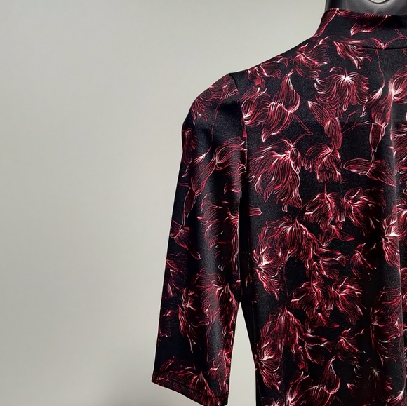 Black top - Picture 2 of 9